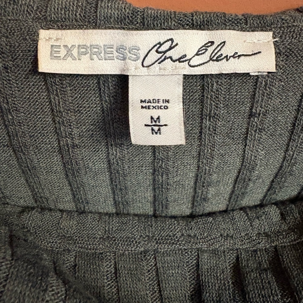 Express Off-Shoulder Ribbed Sweater - Picture 4 of 8